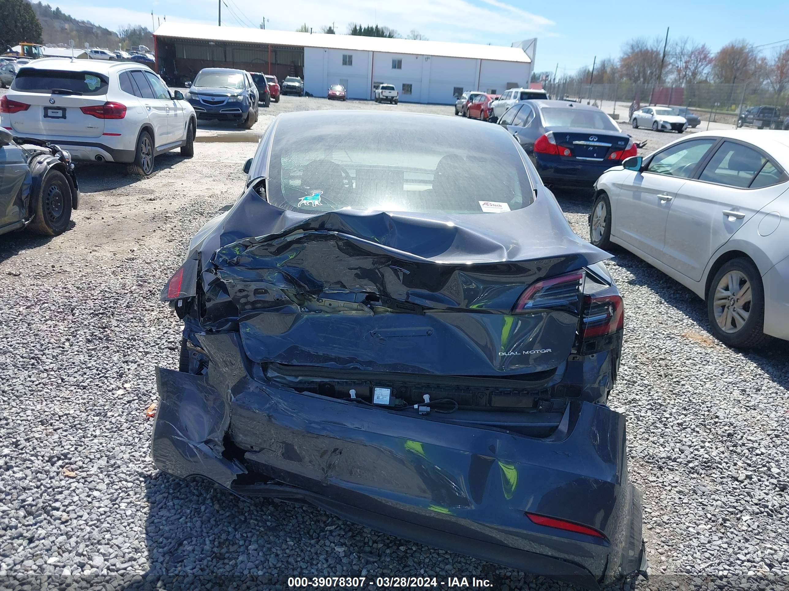 Photo 15 VIN: 5YJ3E1EB0PF629610 - TESLA MODEL 3 