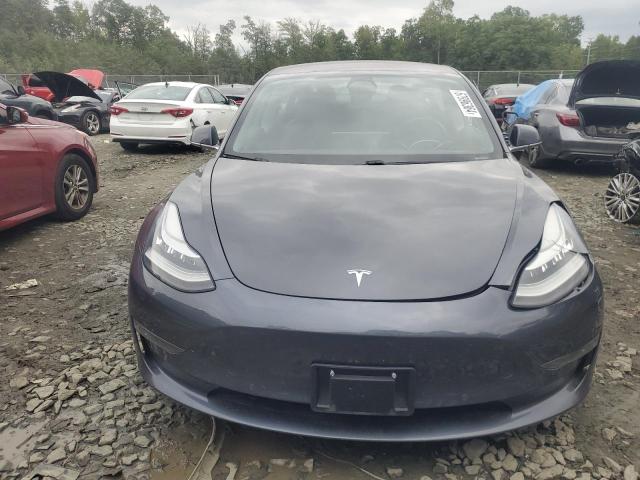 Photo 4 VIN: 5YJ3E1EB1JF076943 - TESLA MODEL 3 