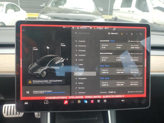 Photo 8 VIN: 5YJ3E1EB1JF076943 - TESLA MODEL 3 