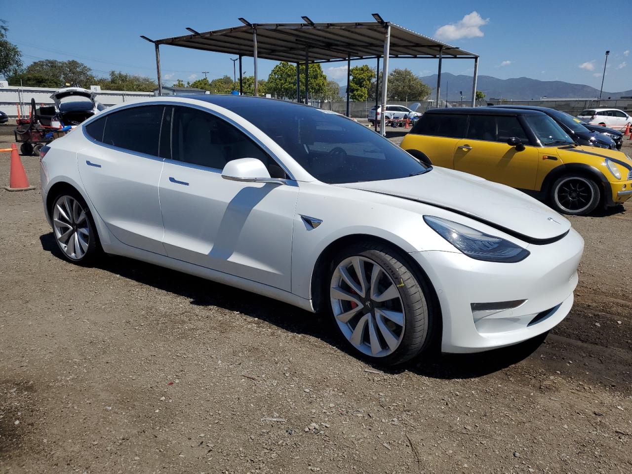 Photo 3 VIN: 5YJ3E1EB1JF081740 - TESLA MODEL 3 