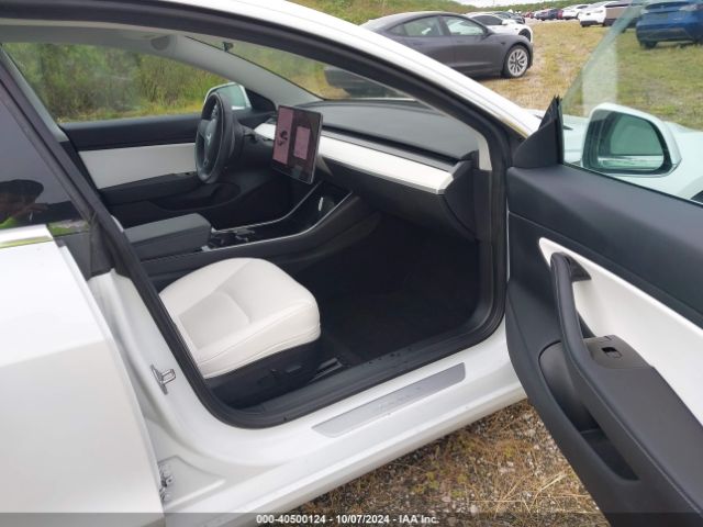 Photo 4 VIN: 5YJ3E1EB1JF086274 - TESLA MODEL 3 