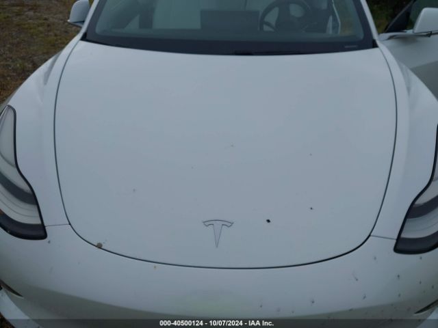 Photo 9 VIN: 5YJ3E1EB1JF086274 - TESLA MODEL 3 