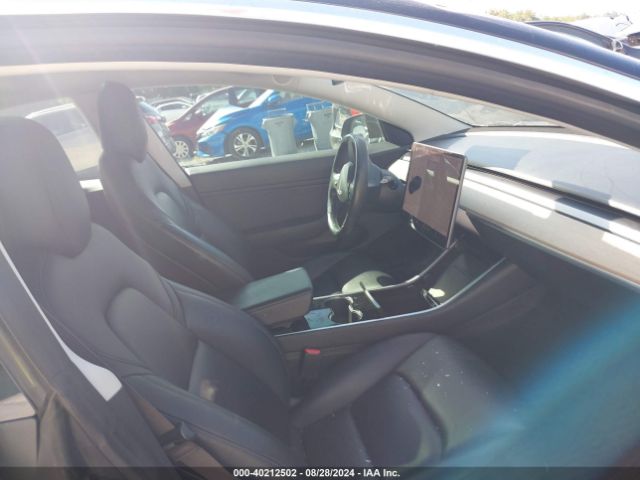 Photo 4 VIN: 5YJ3E1EB1JF090387 - TESLA MODEL 3 