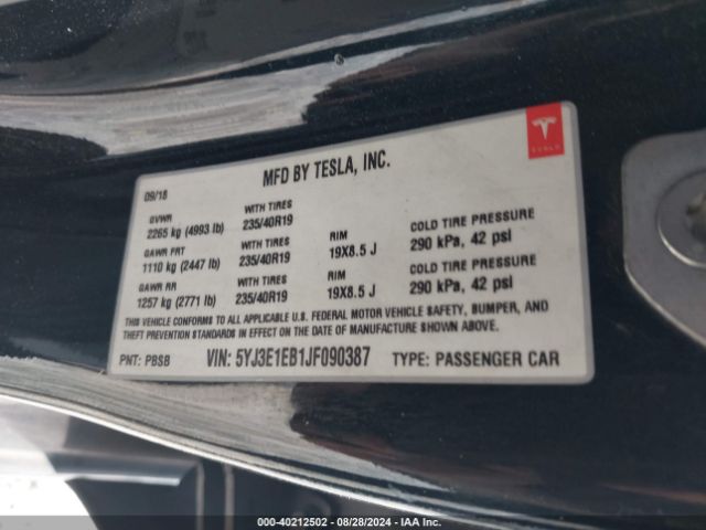 Photo 8 VIN: 5YJ3E1EB1JF090387 - TESLA MODEL 3 