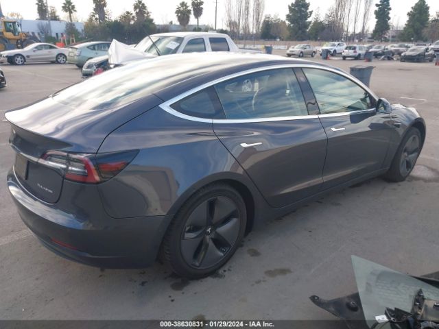 Photo 3 VIN: 5YJ3E1EB1JF093063 - TESLA MODEL 3 