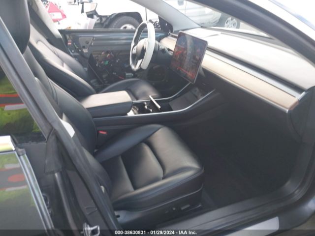 Photo 4 VIN: 5YJ3E1EB1JF093063 - TESLA MODEL 3 