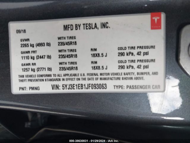 Photo 8 VIN: 5YJ3E1EB1JF093063 - TESLA MODEL 3 