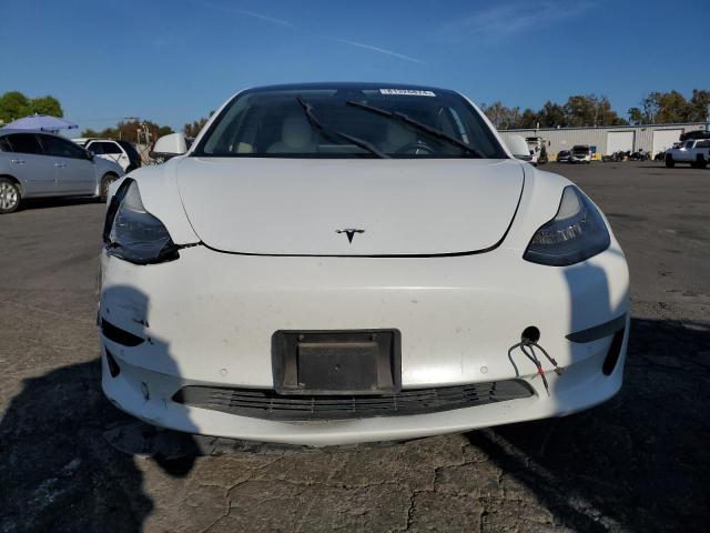 Photo 4 VIN: 5YJ3E1EB1JF112209 - TESLA MODEL 3 