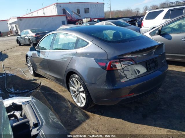 Photo 2 VIN: 5YJ3E1EB1JF115773 - TESLA MODEL 3 