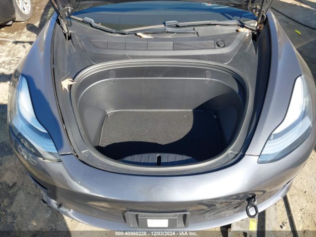 Photo 9 VIN: 5YJ3E1EB1JF115773 - TESLA MODEL 3 