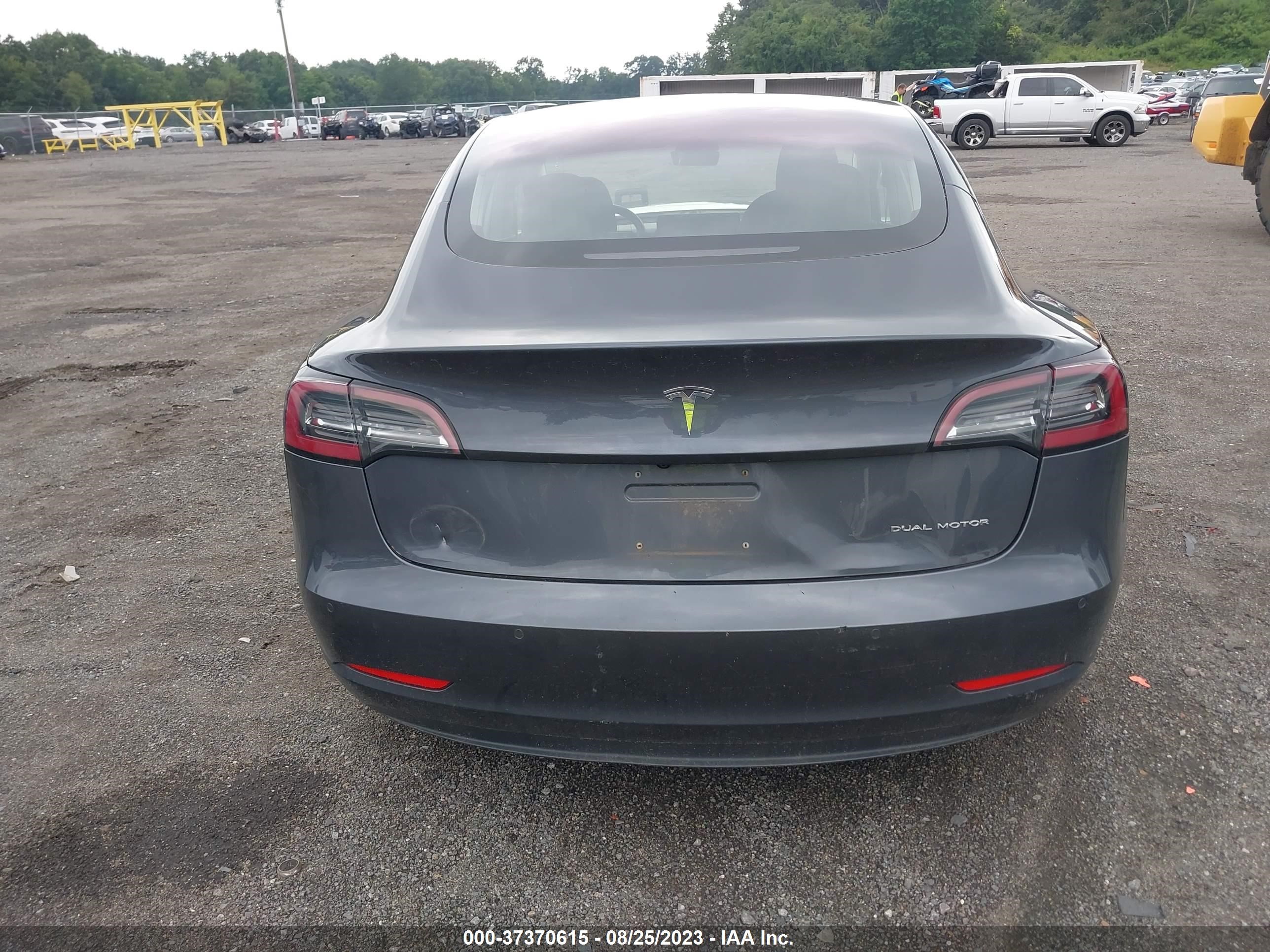 Photo 9 VIN: 5YJ3E1EB1JF132489 - TESLA MODEL 3 