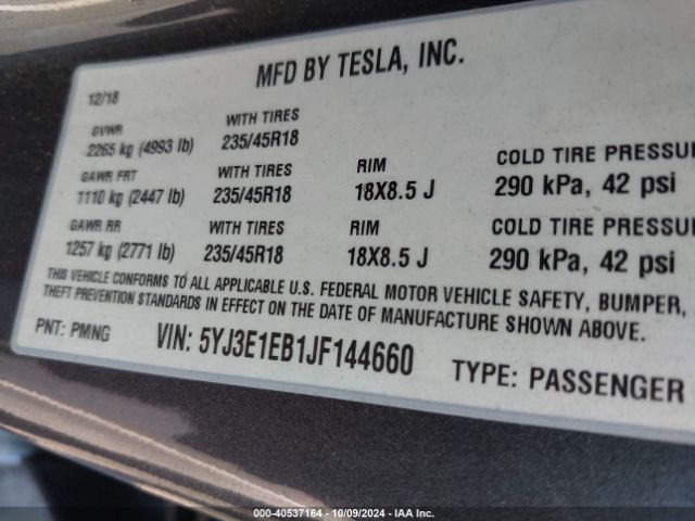 Photo 8 VIN: 5YJ3E1EB1JF144660 - TESLA MODEL 3 