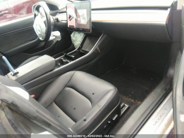 Photo 4 VIN: 5YJ3E1EB1JF181465 - TESLA MODEL 3 