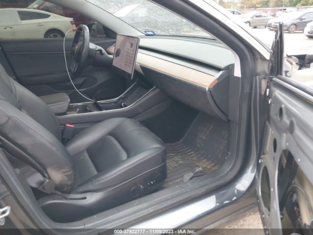 Photo 4 VIN: 5YJ3E1EB1KF209573 - TESLA MODEL 3 