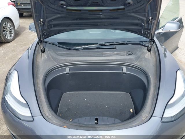 Photo 9 VIN: 5YJ3E1EB1KF359439 - TESLA MODEL 3 