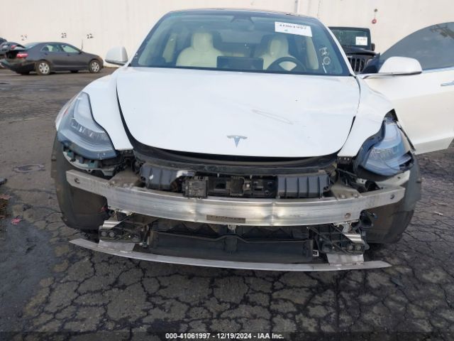 Photo 5 VIN: 5YJ3E1EB1KF391940 - TESLA MODEL 3 