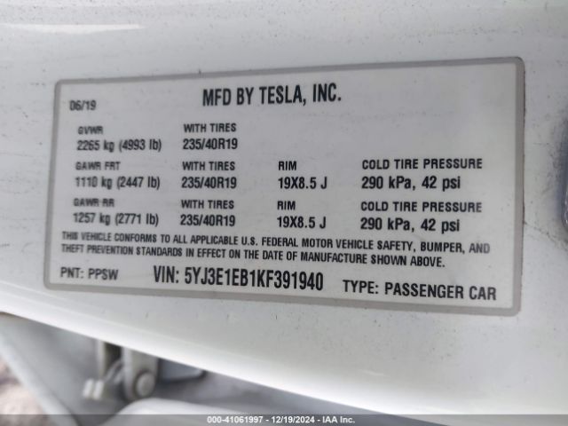 Photo 8 VIN: 5YJ3E1EB1KF391940 - TESLA MODEL 3 