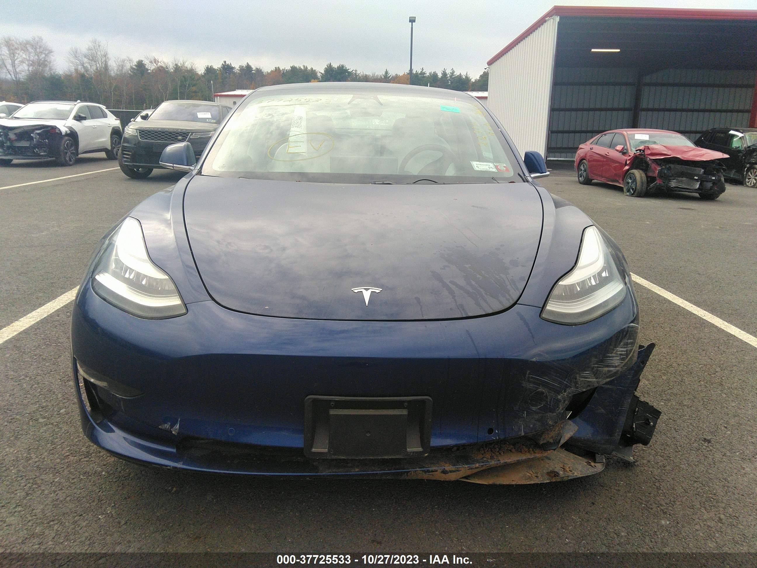 Photo 11 VIN: 5YJ3E1EB1KF392070 - TESLA MODEL 3 