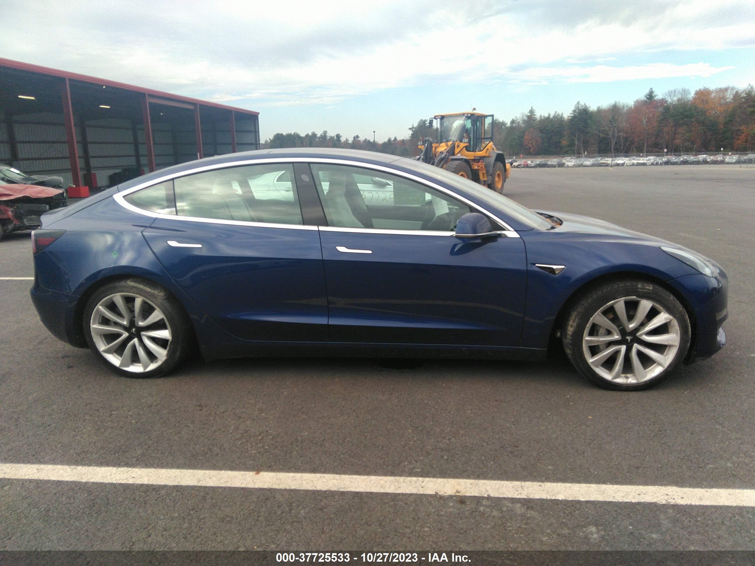 Photo 12 VIN: 5YJ3E1EB1KF392070 - TESLA MODEL 3 