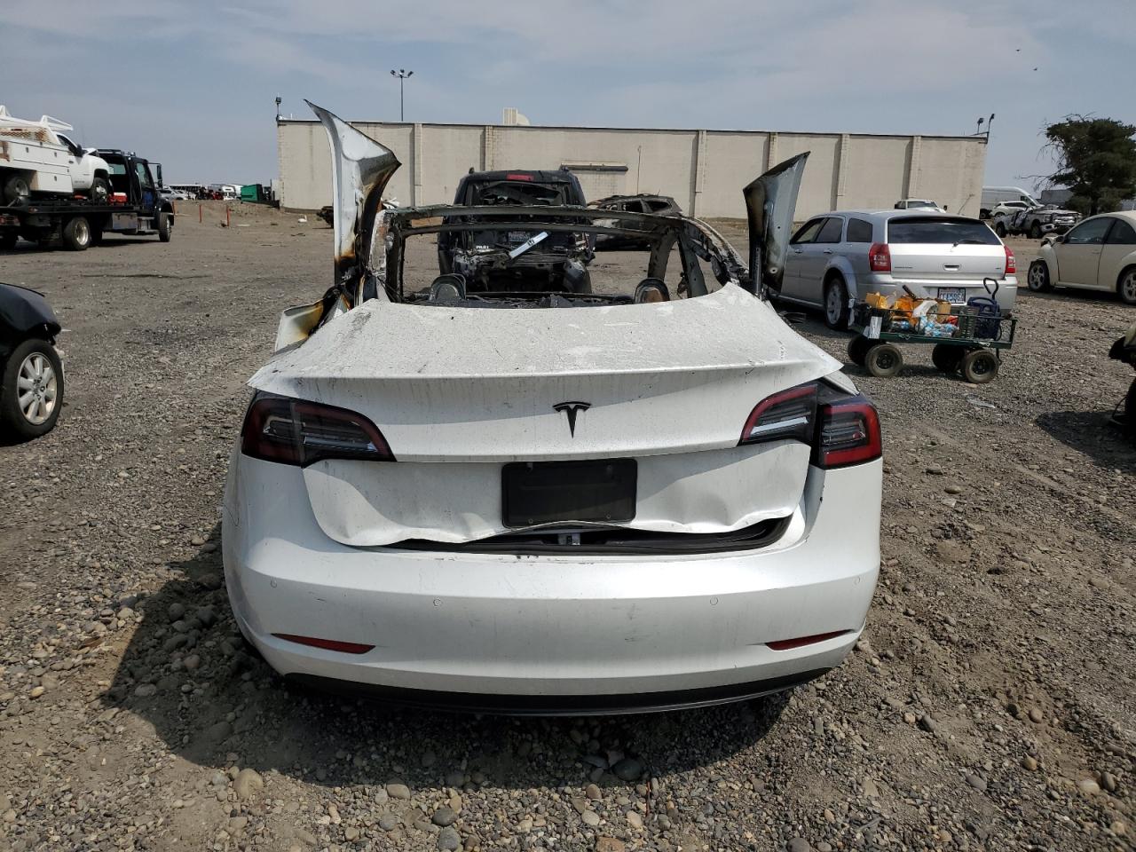 Photo 5 VIN: 5YJ3E1EB1LF636592 - TESLA MODEL 3 