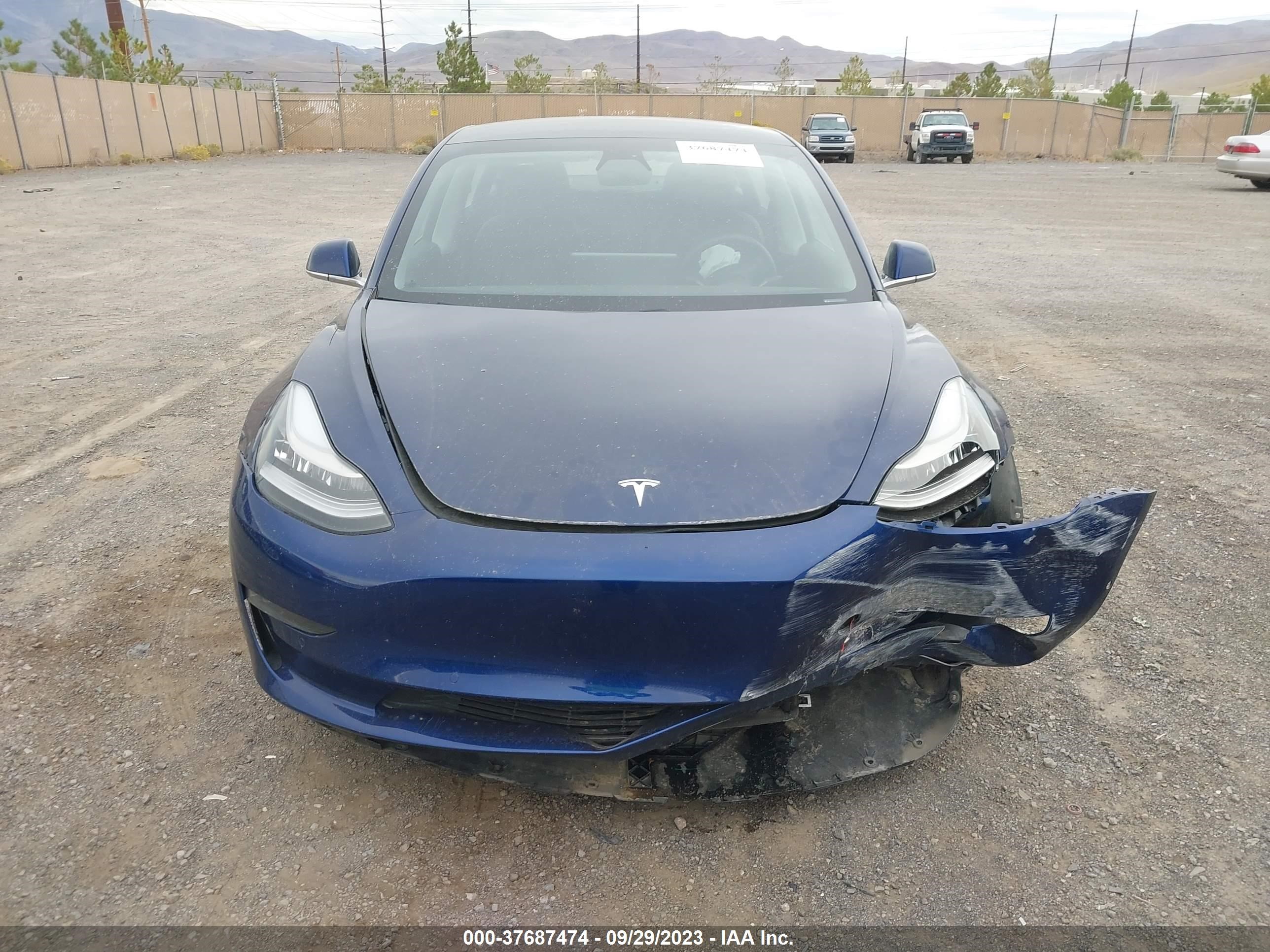 Photo 10 VIN: 5YJ3E1EB1LF798142 - TESLA MODEL 3 