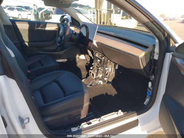 Photo 4 VIN: 5YJ3E1EB1NF152635 - TESLA MODEL 3 