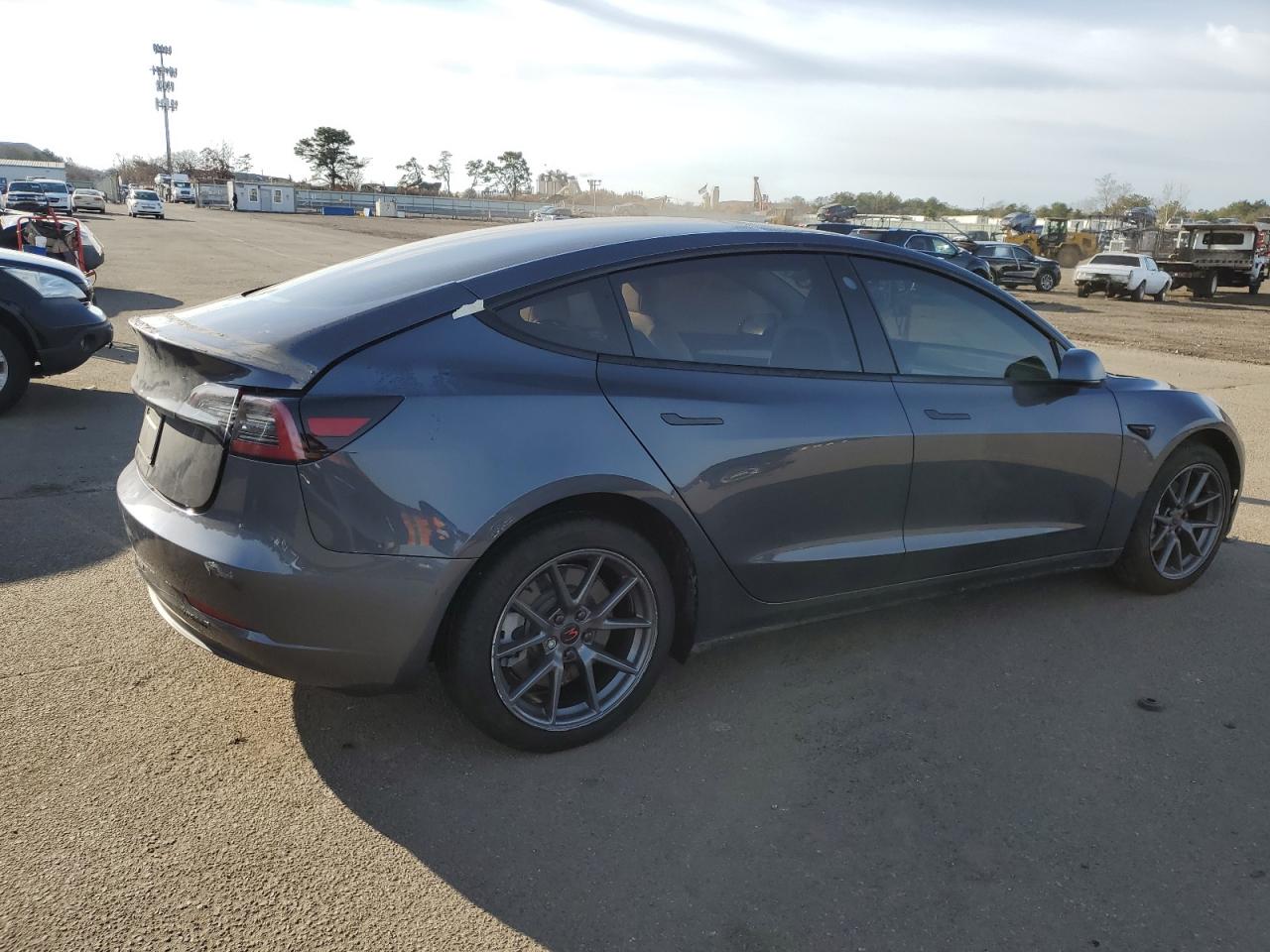 Photo 2 VIN: 5YJ3E1EB1NF168849 - TESLA MODEL 3 