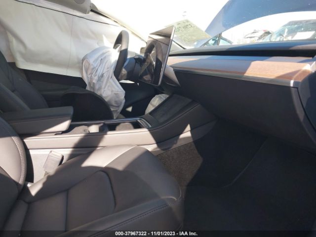 Photo 4 VIN: 5YJ3E1EB1PF668948 - TESLA MODEL 3 