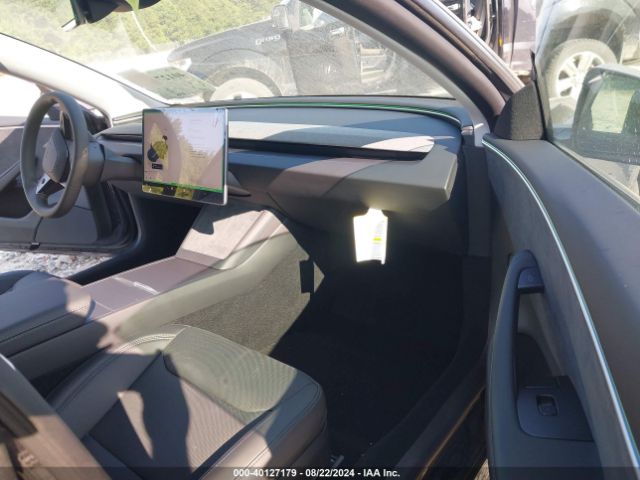 Photo 4 VIN: 5YJ3E1EB1RF821198 - TESLA MODEL 3 