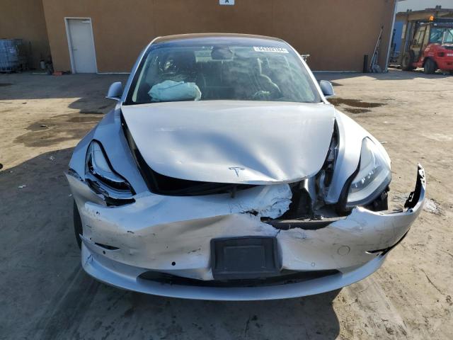 Photo 4 VIN: 5YJ3E1EB2JF065336 - TESLA MODEL 3 