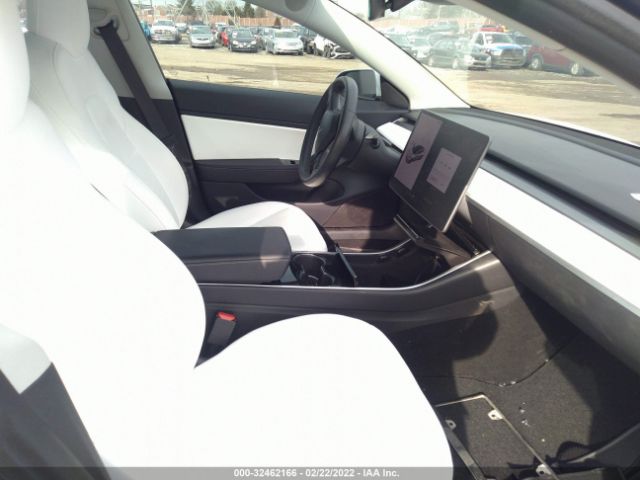 Photo 4 VIN: 5YJ3E1EB2JF074571 - TESLA MODEL 3 