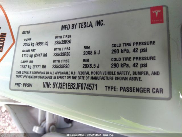 Photo 8 VIN: 5YJ3E1EB2JF074571 - TESLA MODEL 3 