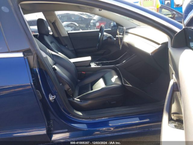 Photo 4 VIN: 5YJ3E1EB2JF114891 - TESLA MODEL 3 