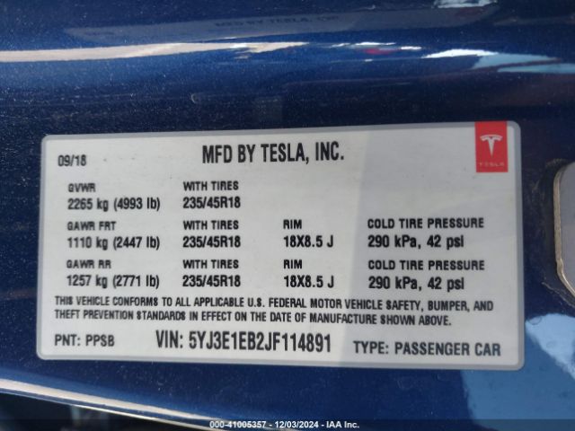 Photo 8 VIN: 5YJ3E1EB2JF114891 - TESLA MODEL 3 