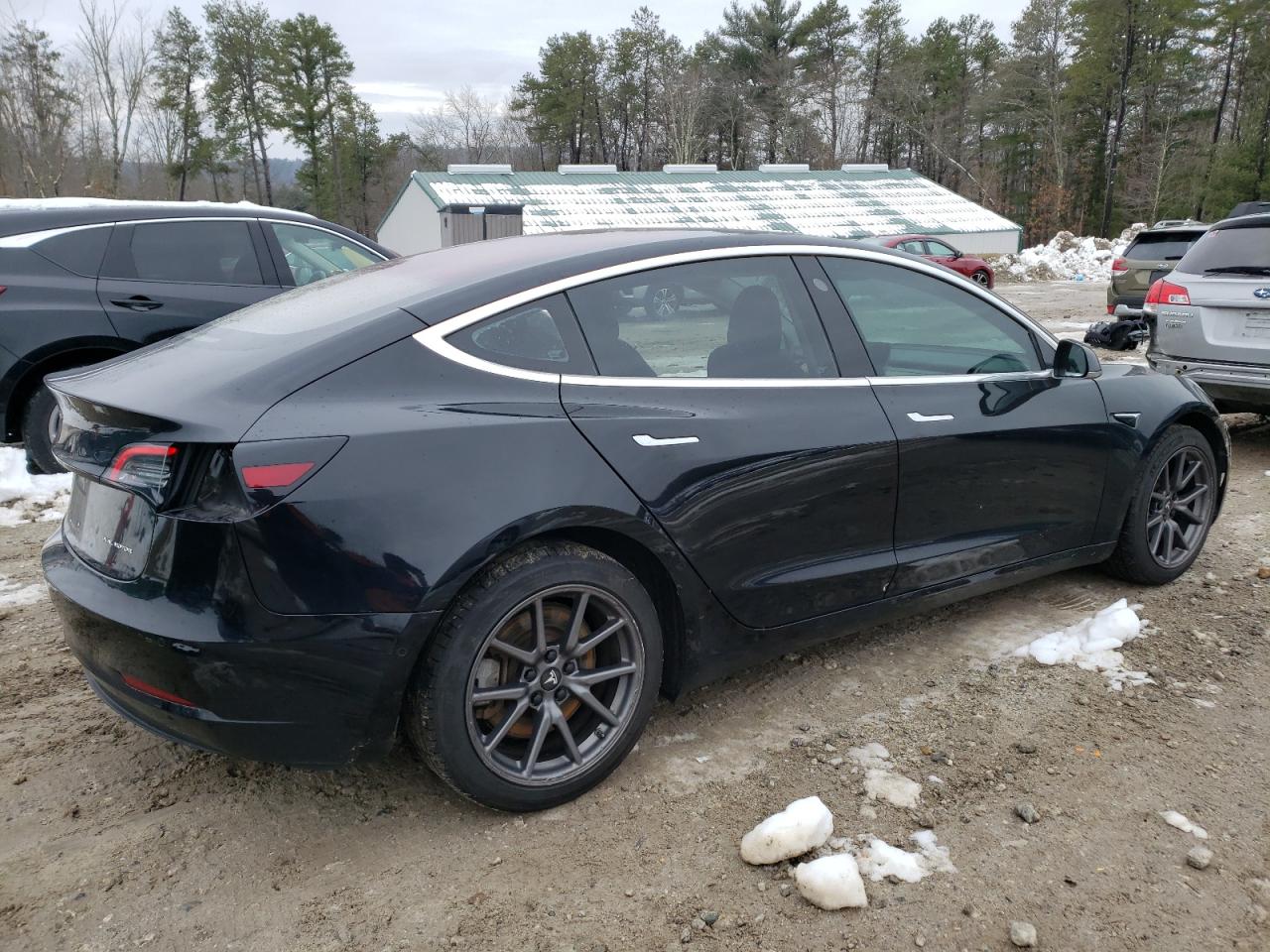 Photo 2 VIN: 5YJ3E1EB2JF128001 - TESLA MODEL 3 