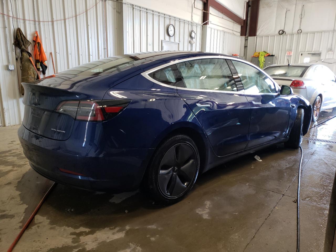 Photo 2 VIN: 5YJ3E1EB2JF150984 - TESLA MODEL 3 