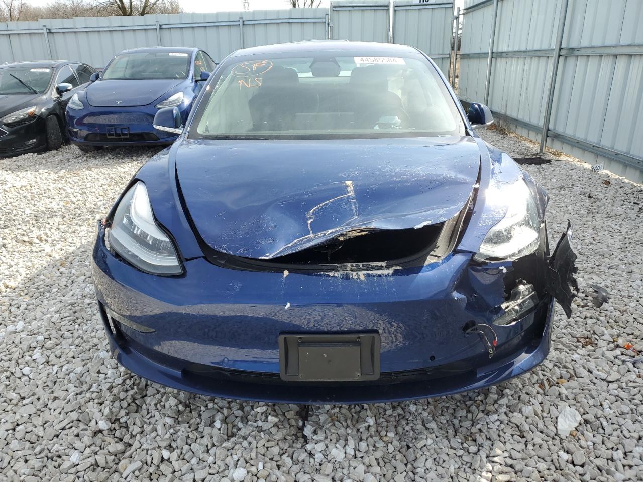 Photo 4 VIN: 5YJ3E1EB2JF150984 - TESLA MODEL 3 