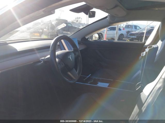 Photo 4 VIN: 5YJ3E1EB2KF389579 - TESLA MODEL 3 