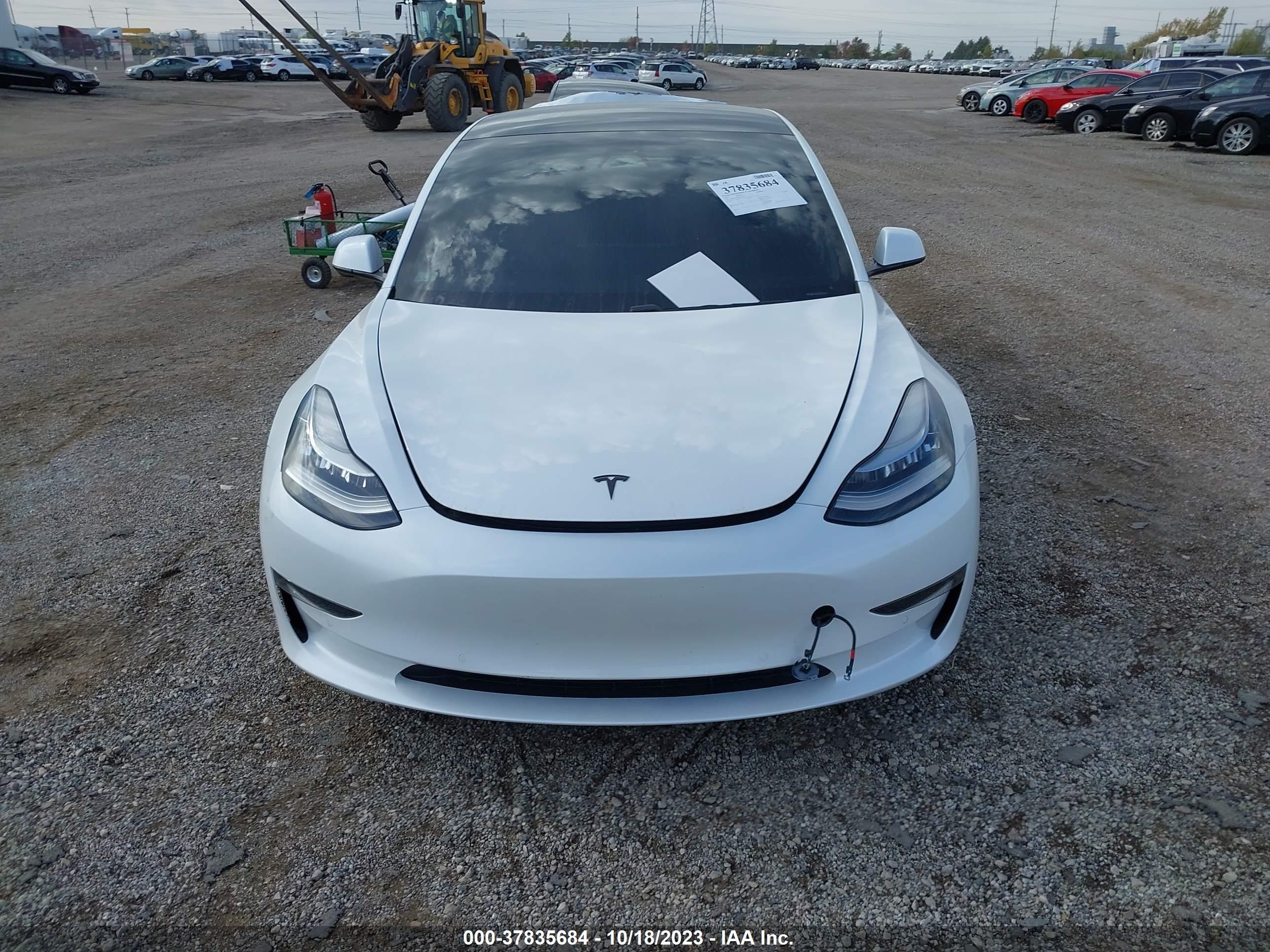 Photo 10 VIN: 5YJ3E1EB2KF413637 - TESLA MODEL 3 