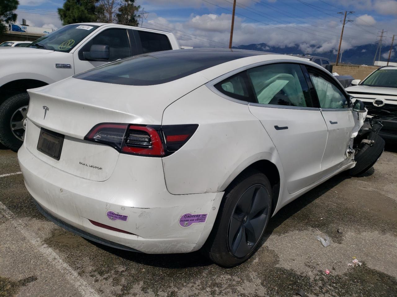 Photo 2 VIN: 5YJ3E1EB2KF452907 - TESLA MODEL 3 