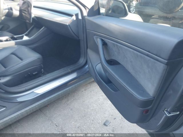 Photo 4 VIN: 5YJ3E1EB2LF710859 - TESLA MODEL 3 