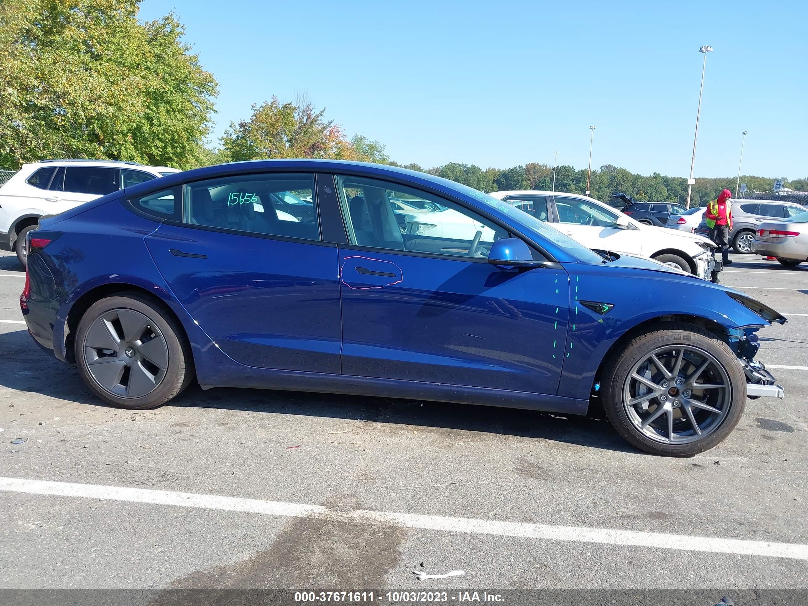 Photo 11 VIN: 5YJ3E1EB2MF056673 - TESLA MODEL 3 