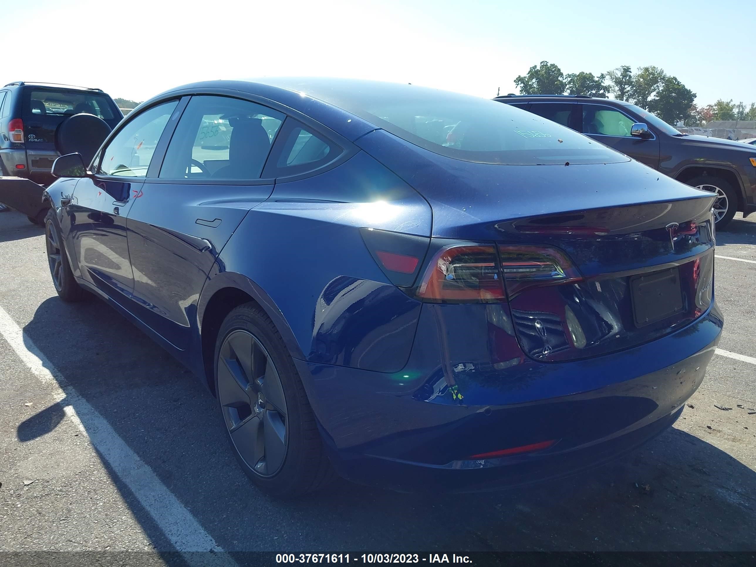 Photo 2 VIN: 5YJ3E1EB2MF056673 - TESLA MODEL 3 