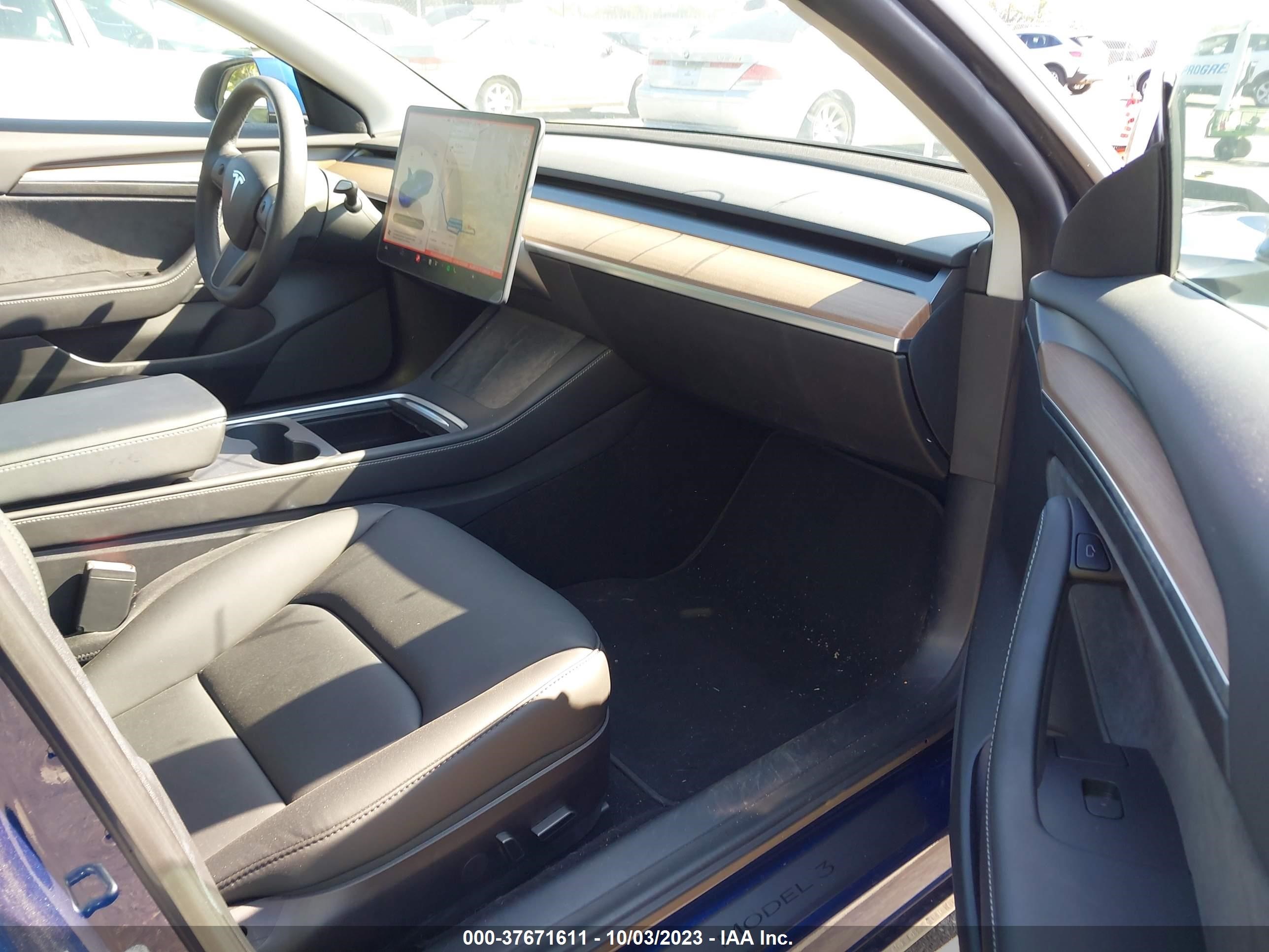 Photo 4 VIN: 5YJ3E1EB2MF056673 - TESLA MODEL 3 