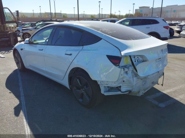 Photo 2 VIN: 5YJ3E1EB2MF063221 - TESLA MODEL 3 