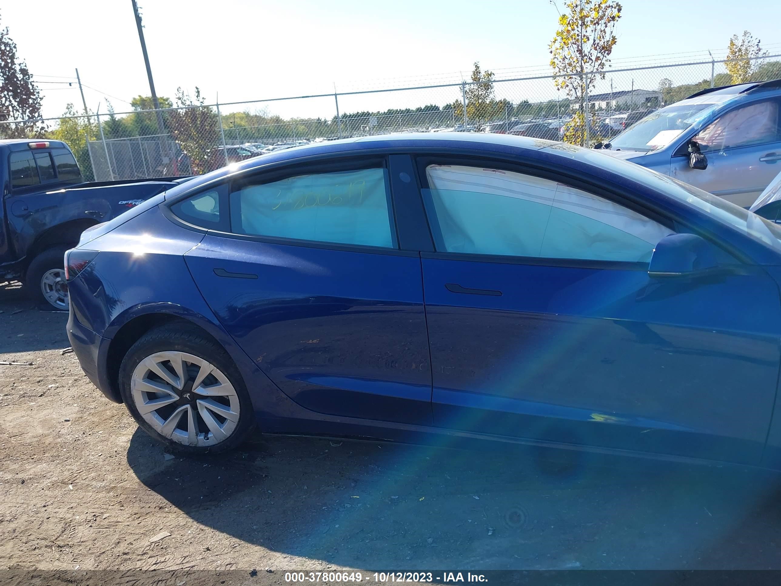 Photo 11 VIN: 5YJ3E1EB2NF339592 - TESLA MODEL 3 