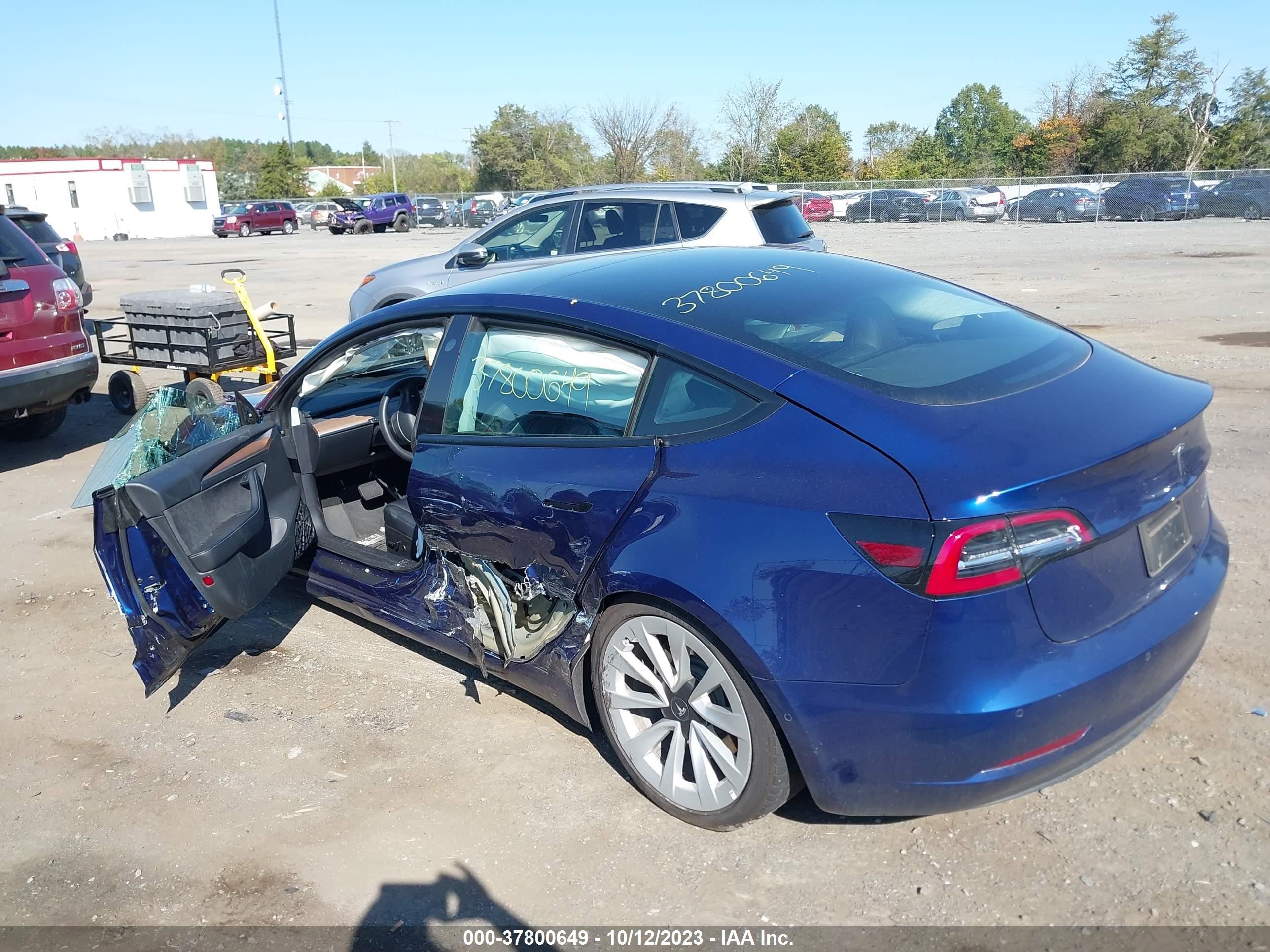 Photo 2 VIN: 5YJ3E1EB2NF339592 - TESLA MODEL 3 