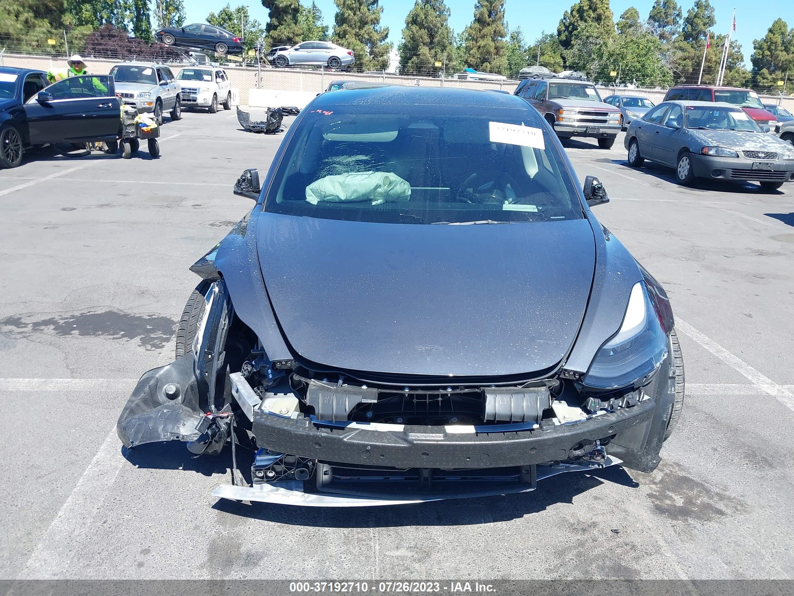 Photo 11 VIN: 5YJ3E1EB2PF479984 - TESLA MODEL 3 