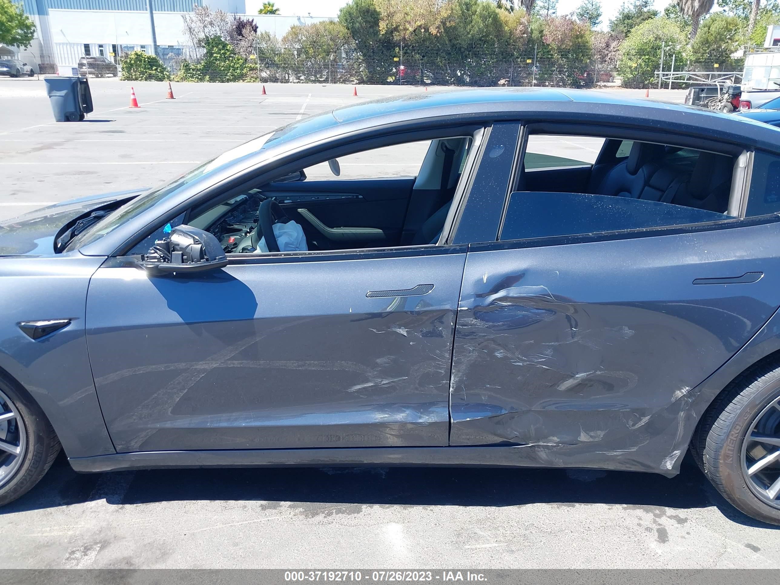 Photo 13 VIN: 5YJ3E1EB2PF479984 - TESLA MODEL 3 