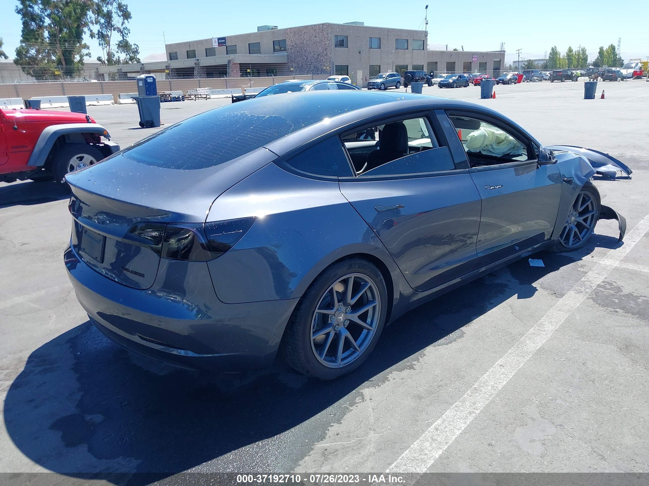 Photo 3 VIN: 5YJ3E1EB2PF479984 - TESLA MODEL 3 